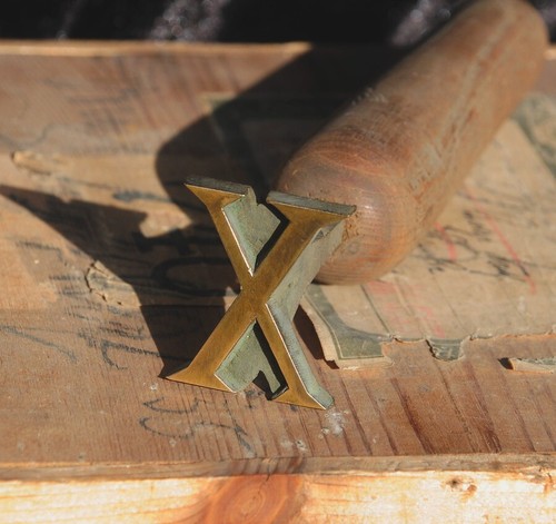 Buchstabe vergoldestempel - buchstabe, "x"